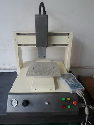 VS-400 400 * 400cm التلقائي 3 AXI سطح المكتب تلقائي الراتنج Dispenising روبوت