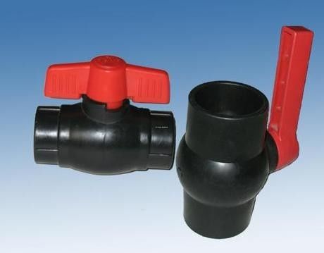 الاتفاق 1/2 &quot;~ 4&quot; صحيح الاتحاد البلاستيك PVC الكرة صمام العائمة لتوريد المياه